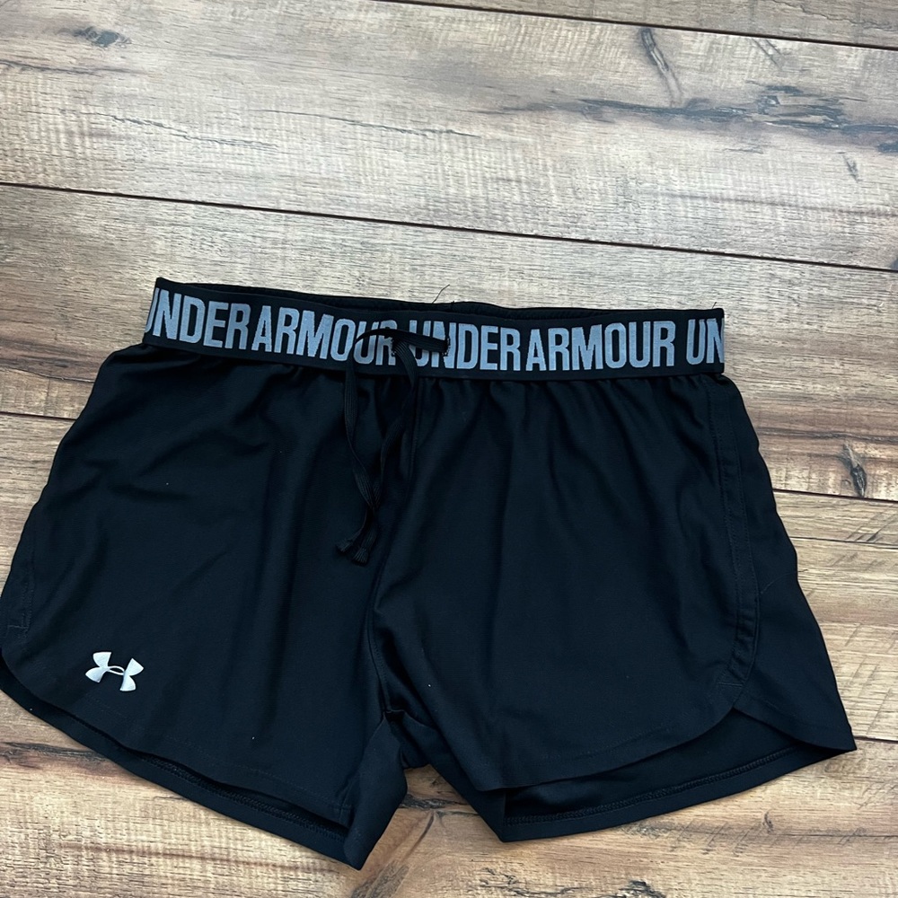 Under armour black running shorts loose fit